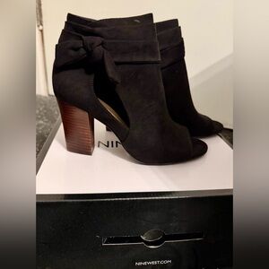 NIB Nine West Black Suede Heeled Boots with Bow Detail